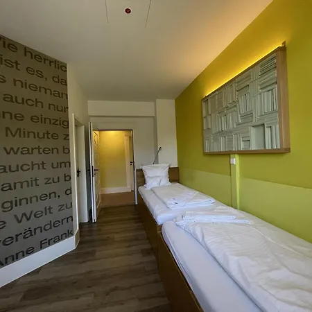Hotel Bahnhof 3*